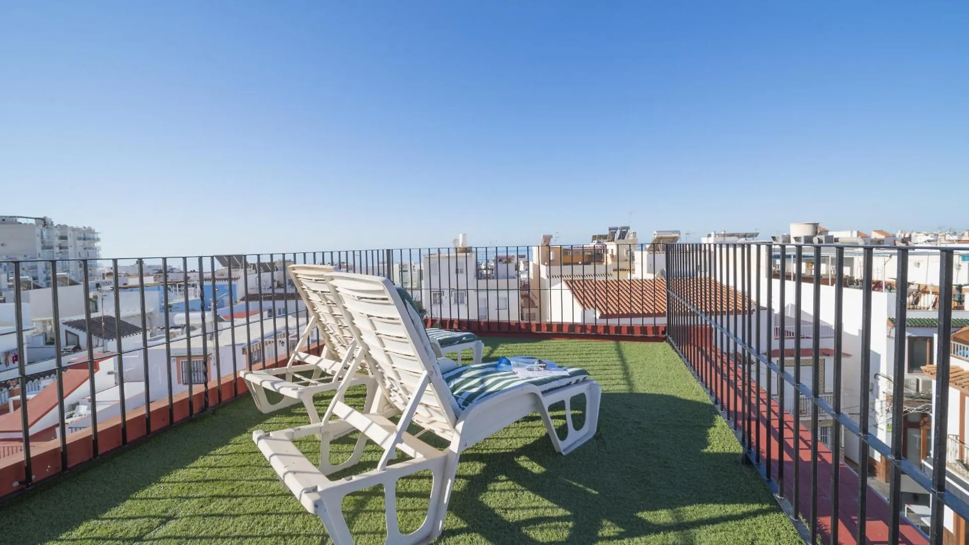 Atico Jimena Granada En El Centro De Nerja Apartamento